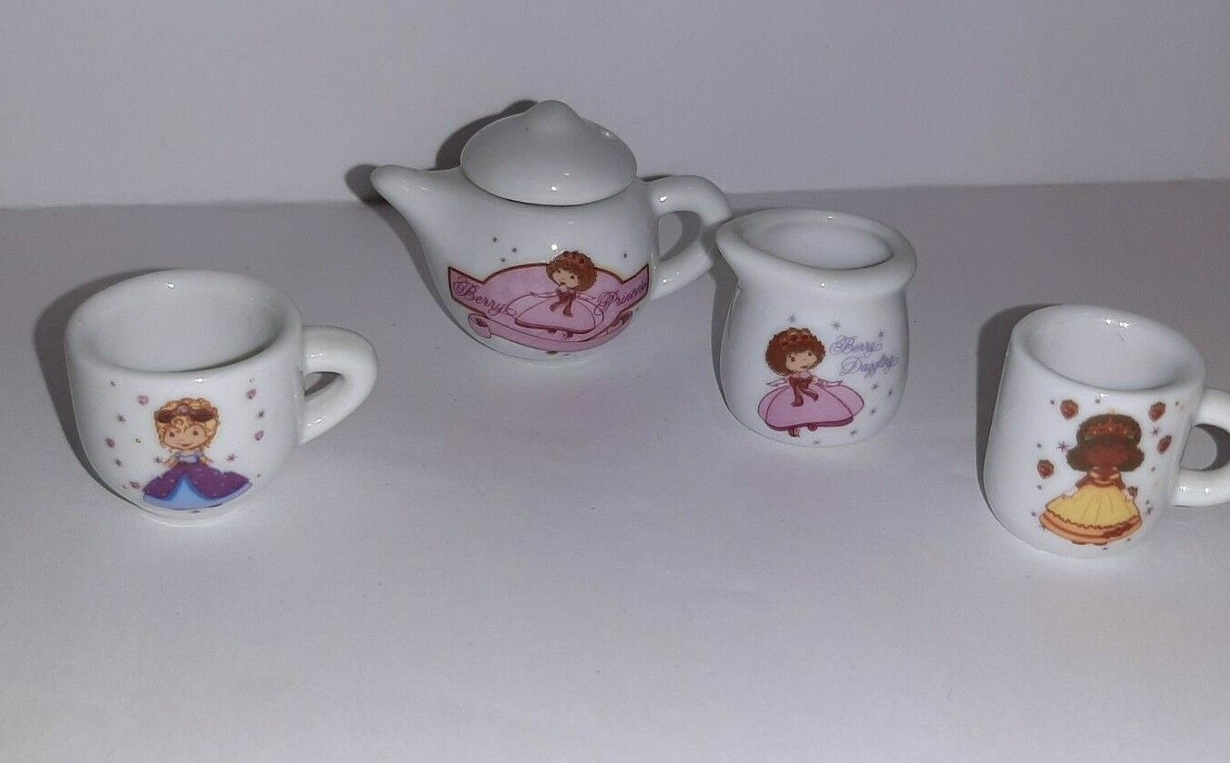 Strawberry Shortcake Rare Mini Tiny Miniature Porcelain Tea Set Pieces Vending