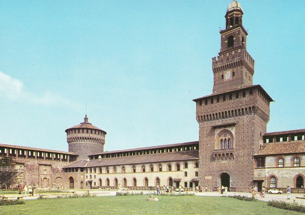 The Sforzesco Castle (the Courtyard), Milano, Italy Vintage Postcard!