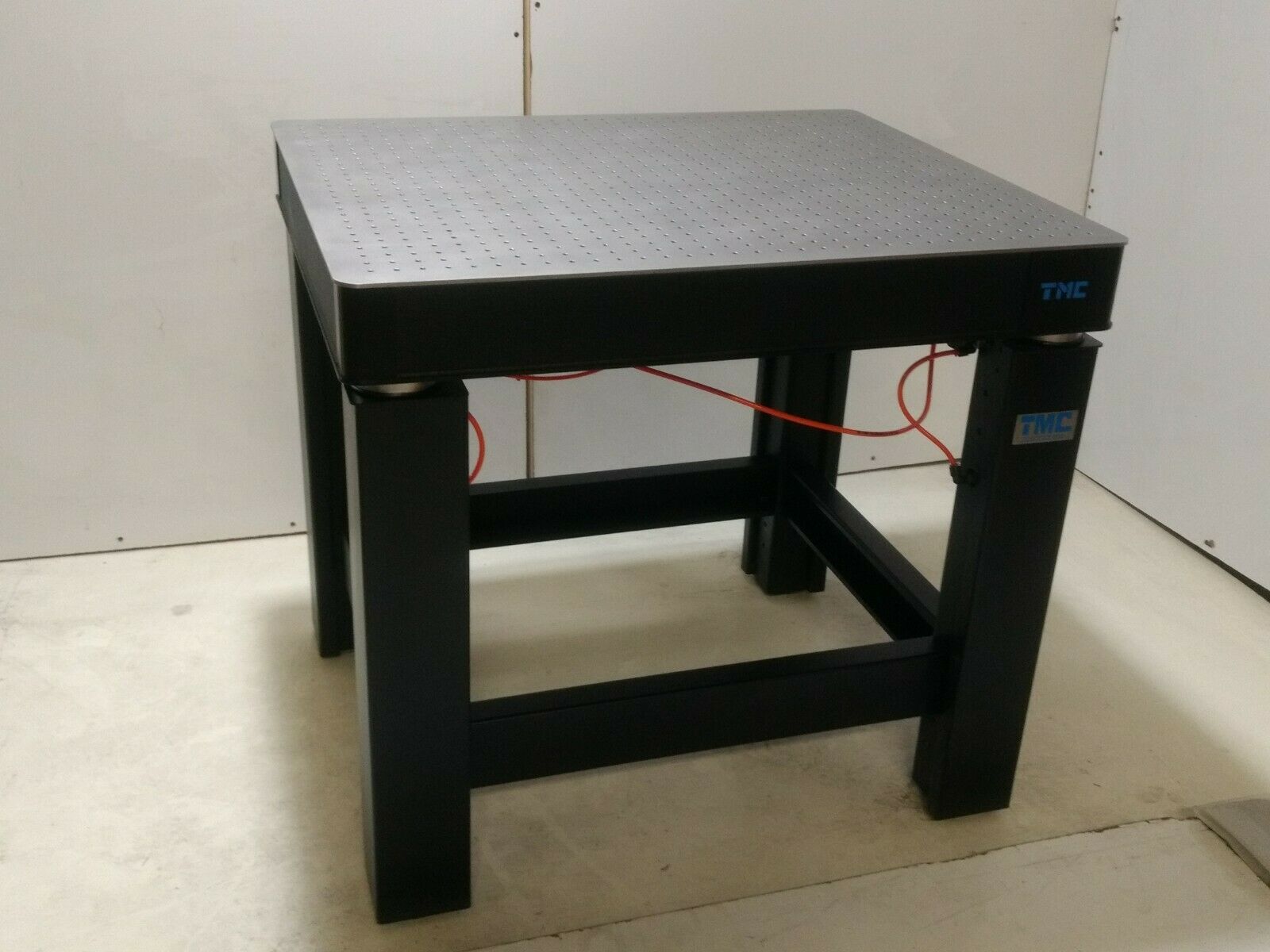 Tested Tmc 29" X 35" Optical Breadboard Table, Pneumatic Isolators W/ Tie Bar